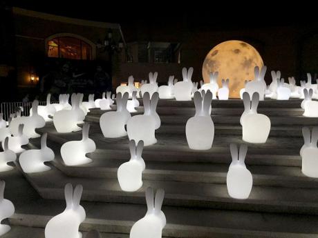 Qeeboo Rabbit Lamp Small